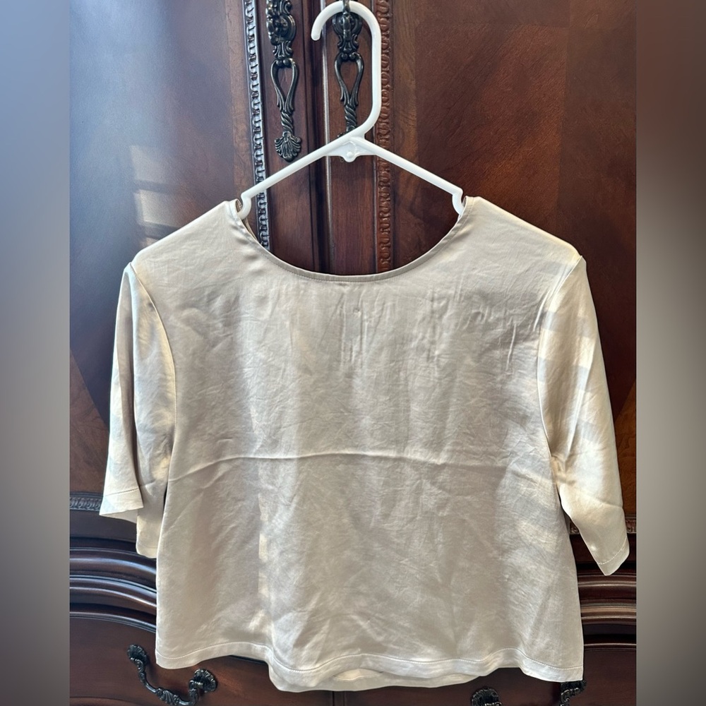 Express Cream Short Sleeve Top